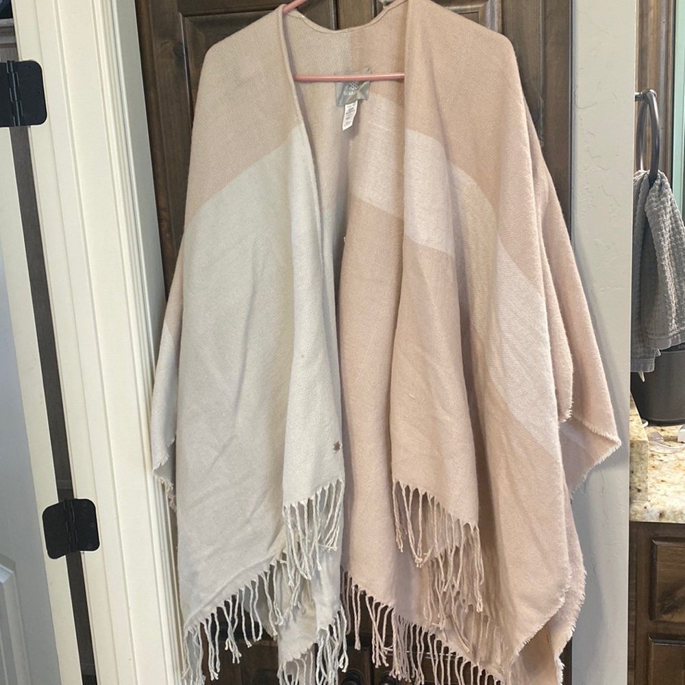 NWOT- pink and beige poncho